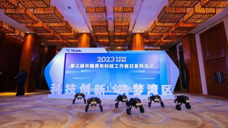 大数据分析系统定制开发：企业智慧决策的基石